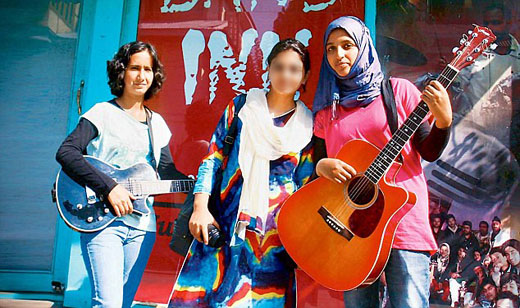 kashmie girls rock band